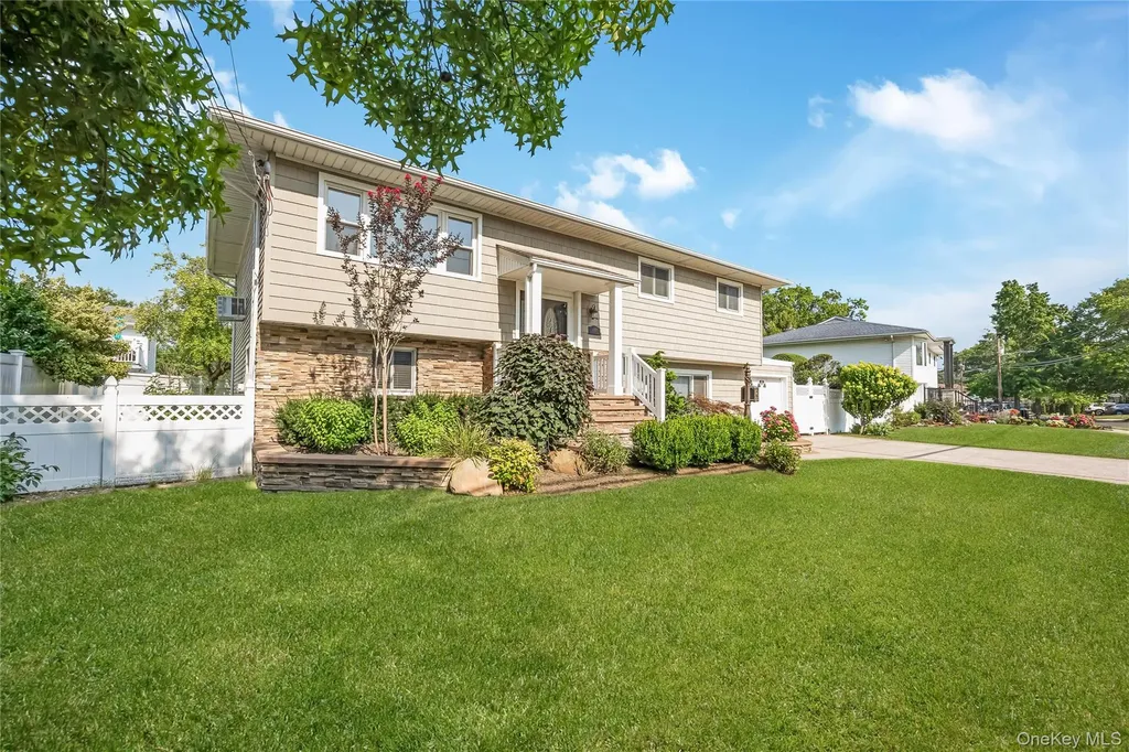 1777 Roberta Lane Merrick NY 11566