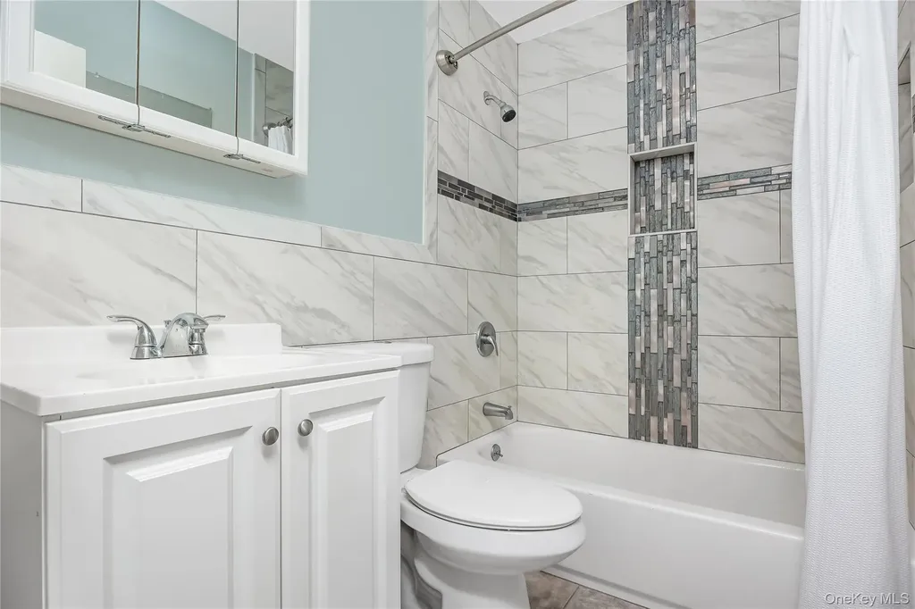 1777 Roberta Lane Merrick NY 11566