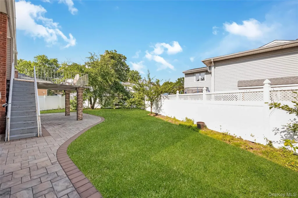 1777 Roberta Lane Merrick NY 11566