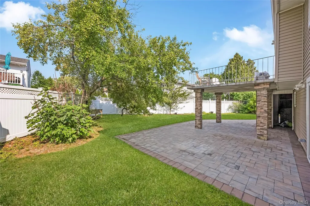 1777 Roberta Lane Merrick NY 11566