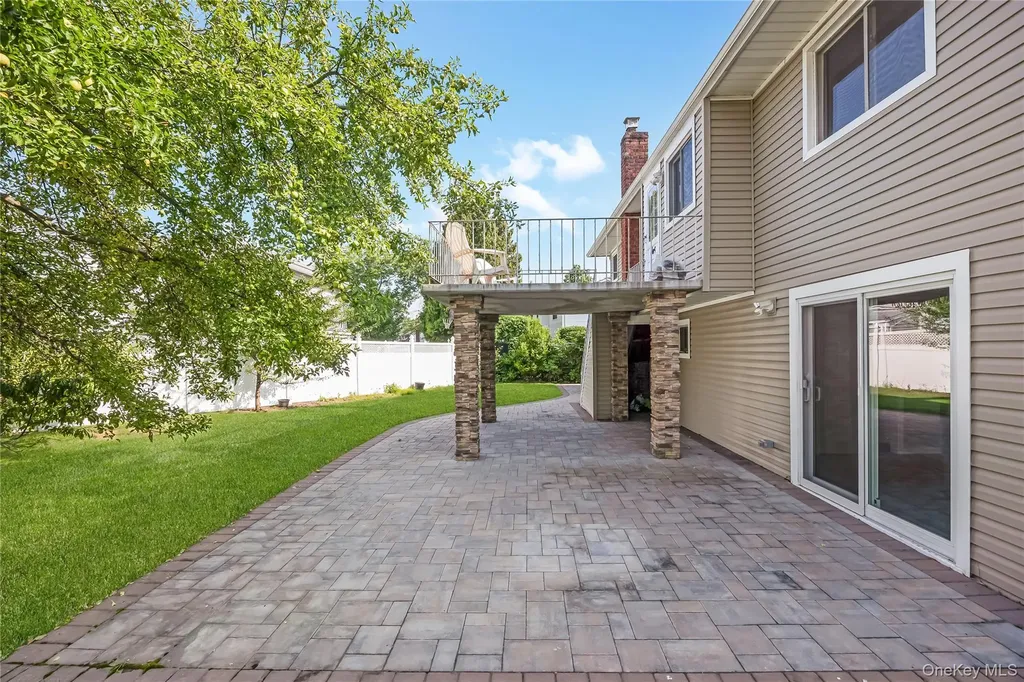 1777 Roberta Lane Merrick NY 11566