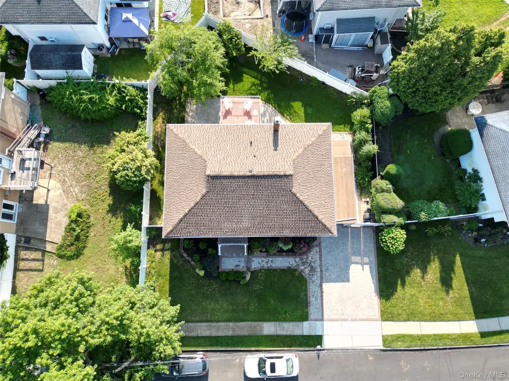 1777 Roberta Lane Merrick NY 11566