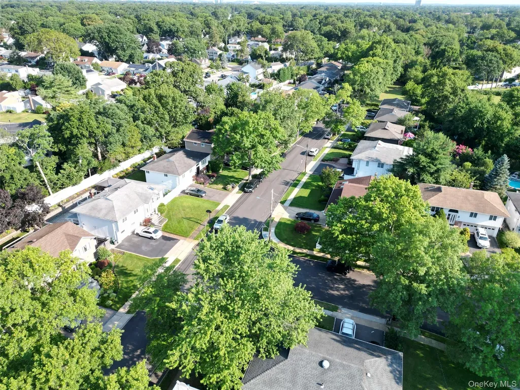 1777 Roberta Lane Merrick NY 11566