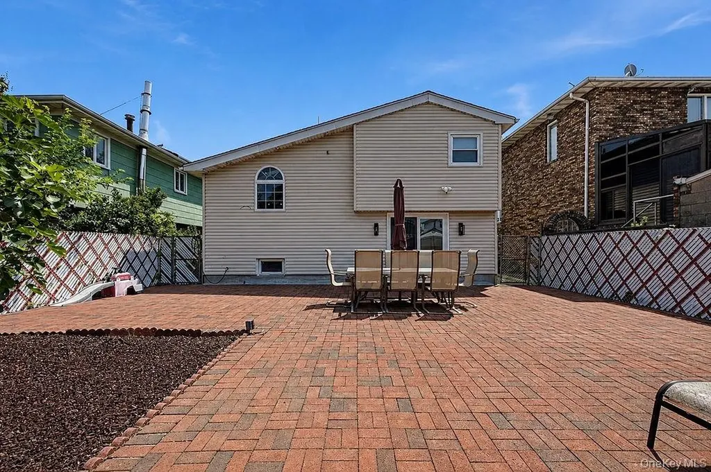 159-48 91st Street Howard Beach NY 11414