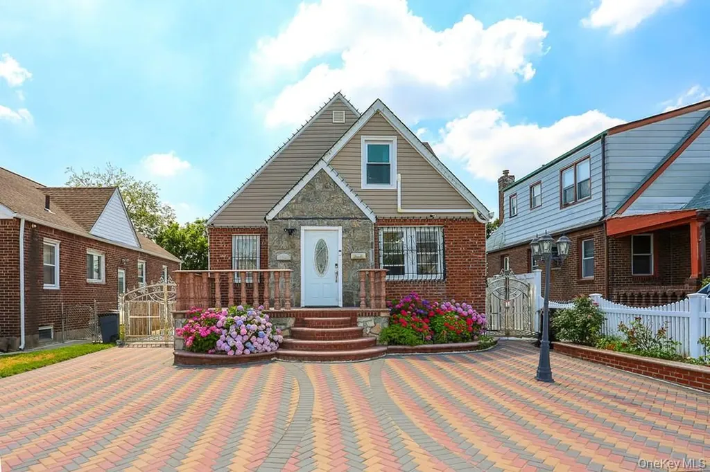 18348 Camden Avenue Saint Albans NY 11412