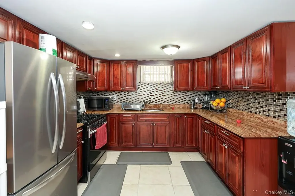 18348 Camden Avenue Saint Albans NY 11412