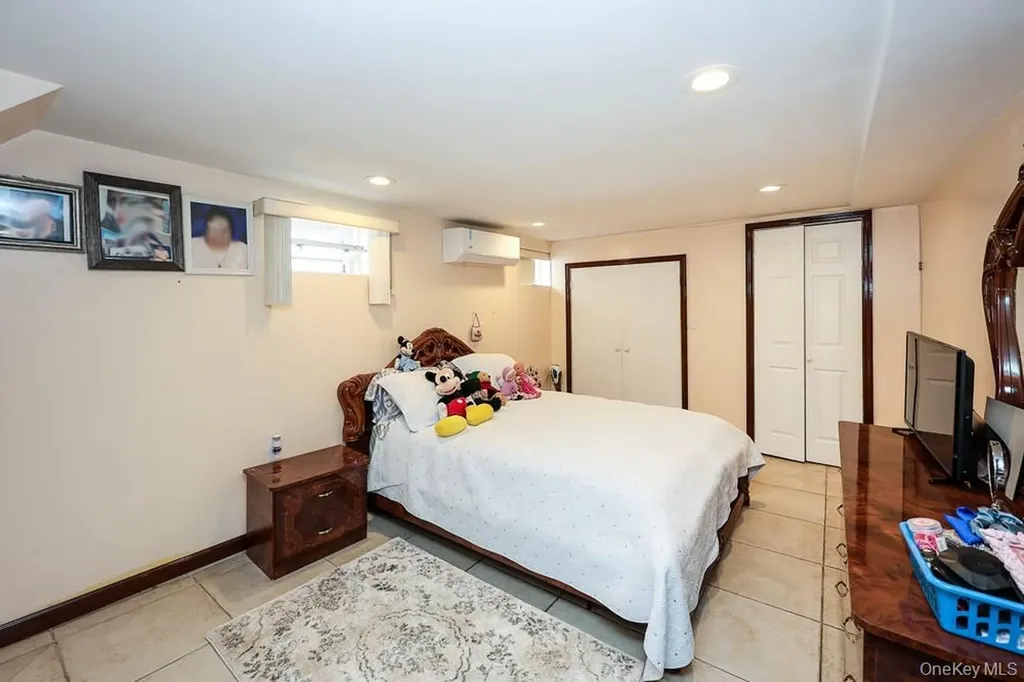 18348 Camden Avenue Saint Albans NY 11412