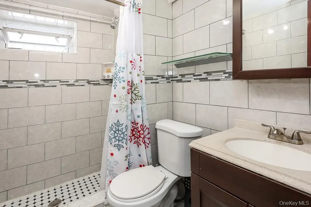18348 Camden Avenue Saint Albans NY 11412