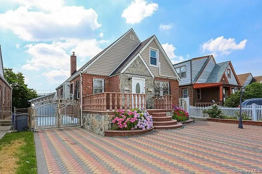 18348 Camden Avenue Saint Albans NY 11412