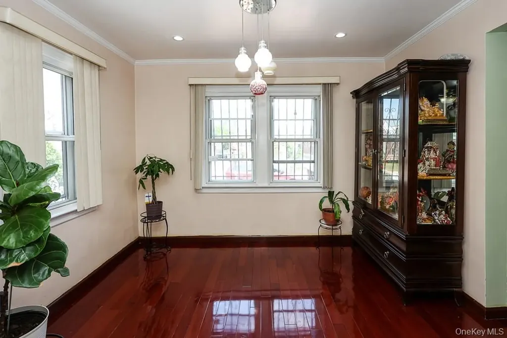 18348 Camden Avenue Saint Albans NY 11412