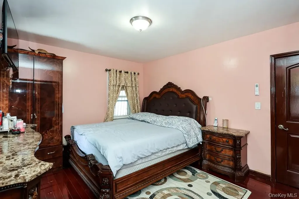 18348 Camden Avenue Saint Albans NY 11412