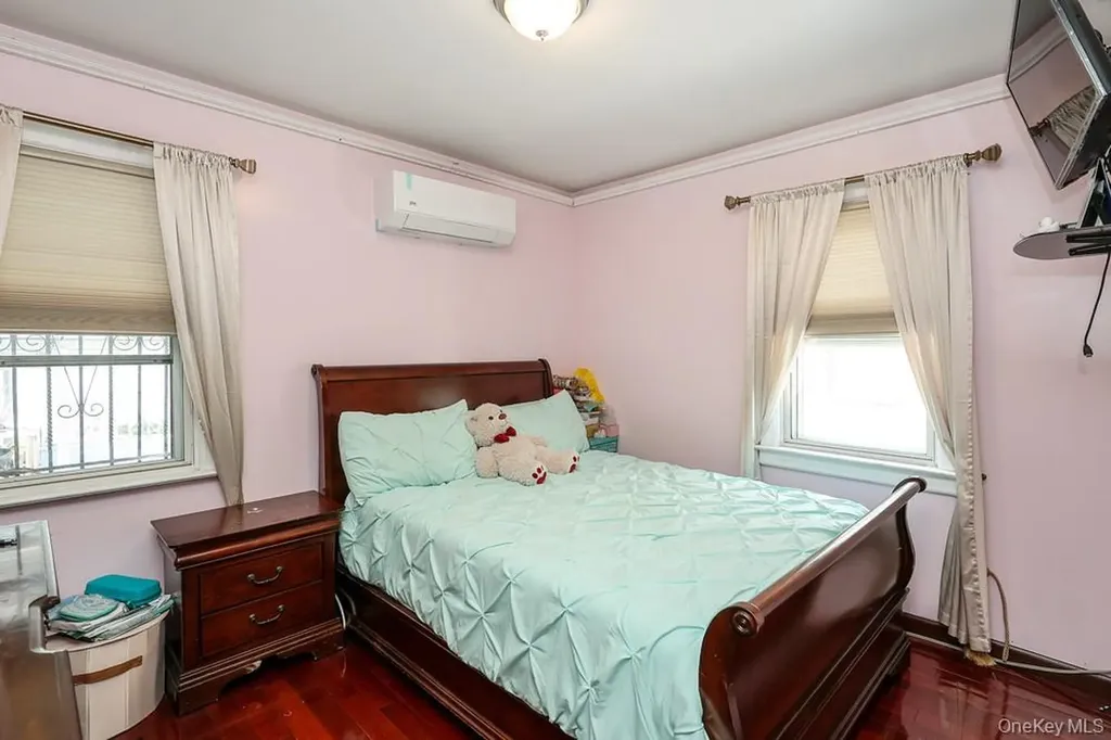 18348 Camden Avenue Saint Albans NY 11412