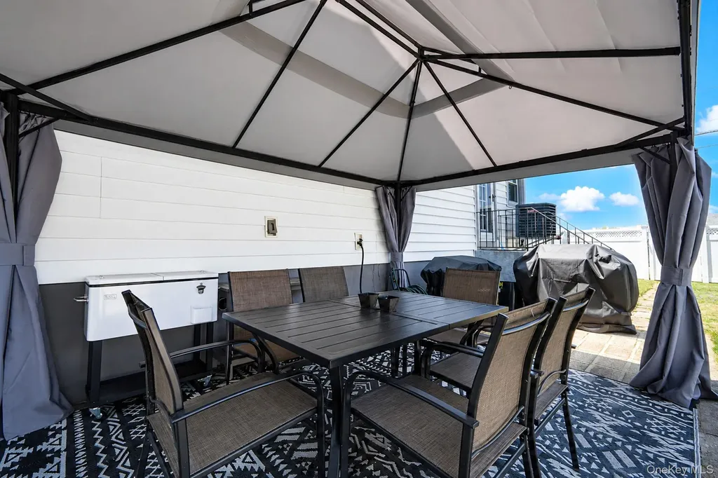 4 Martha Street Freeport NY 11520