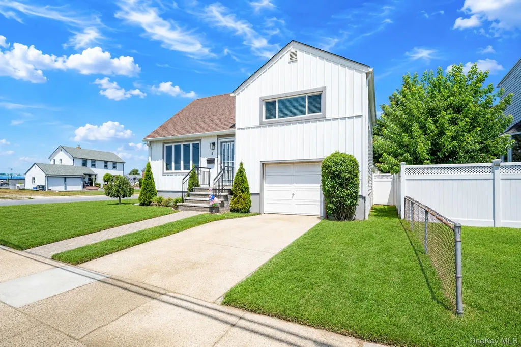 4 Martha Street Freeport NY 11520