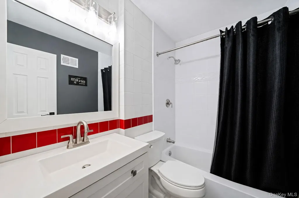 4 Martha Street Freeport NY 11520
