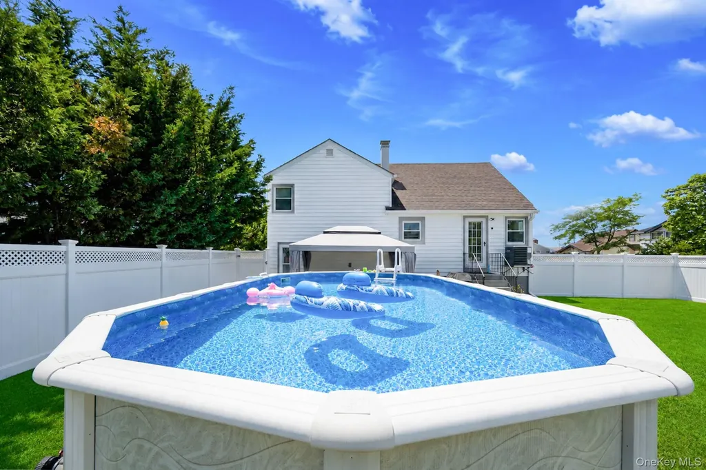 4 Martha Street Freeport NY 11520