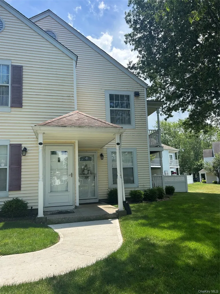 99 Fairview Circle Middle Island NY 11953