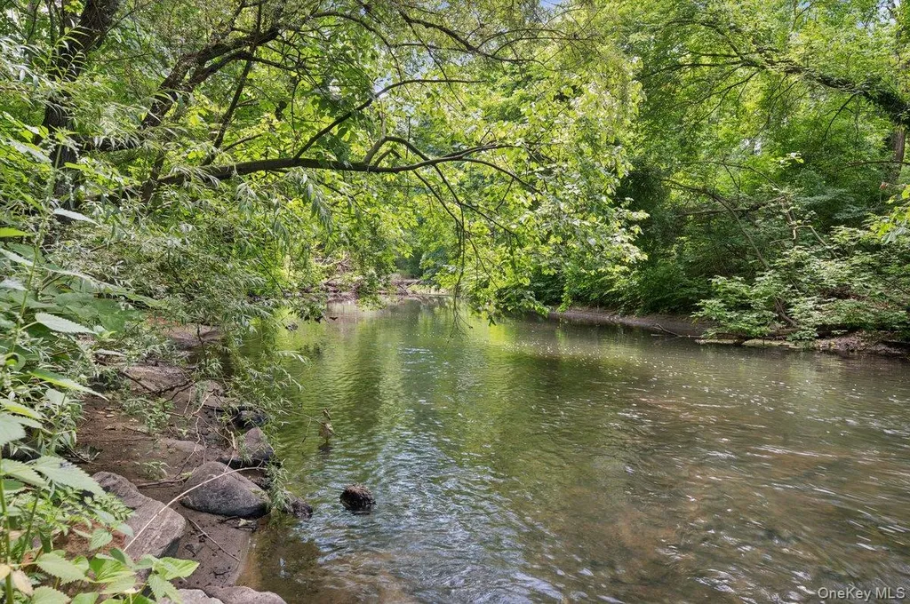 7 Midland Gardens Bronxville NY 10708