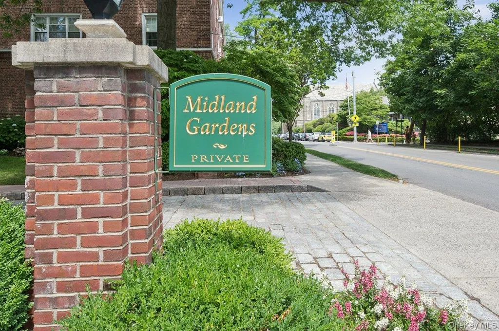 7 Midland Gardens Bronxville NY 10708