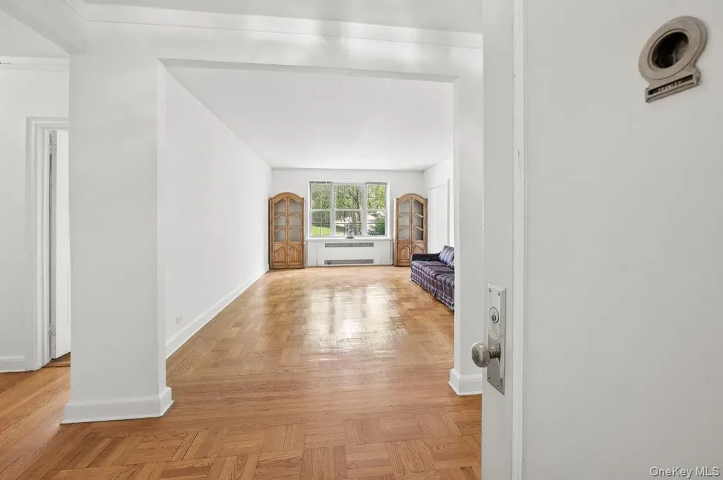7 Midland Gardens Bronxville NY 10708