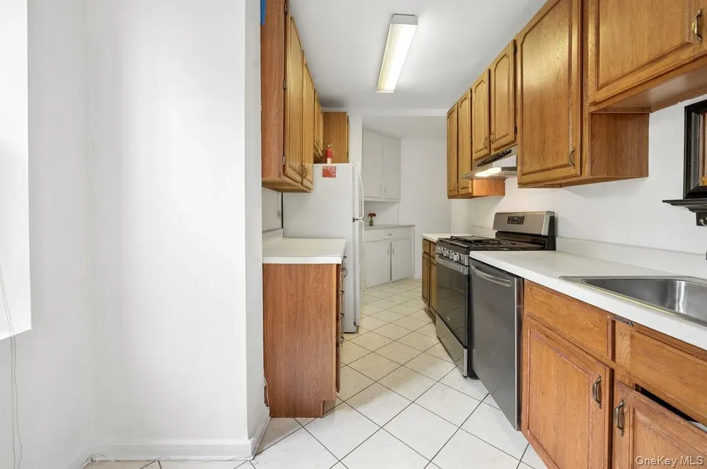 7 Midland Gardens Bronxville NY 10708