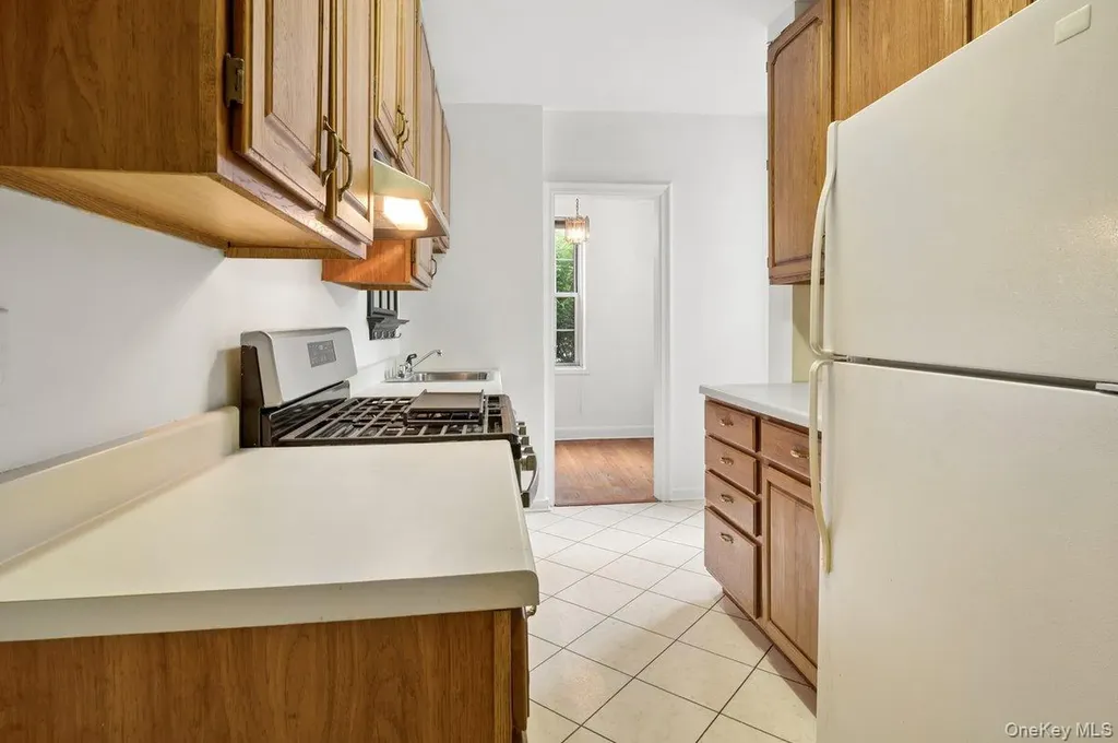 7 Midland Gardens Bronxville NY 10708