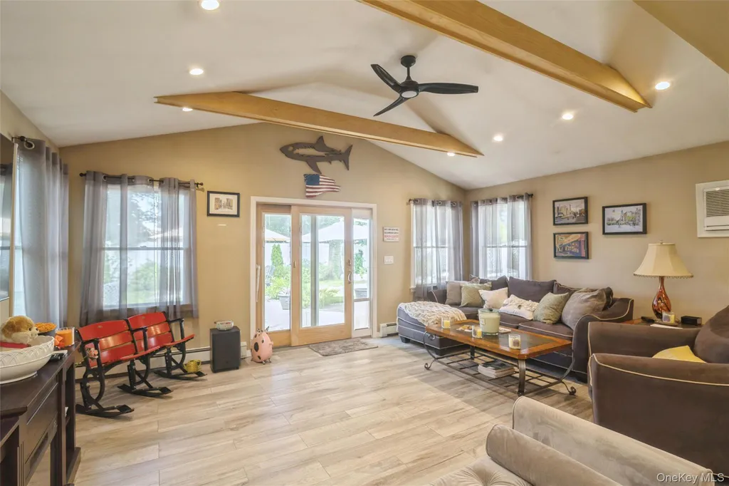 45 Abbot Lane Hicksville NY 11801