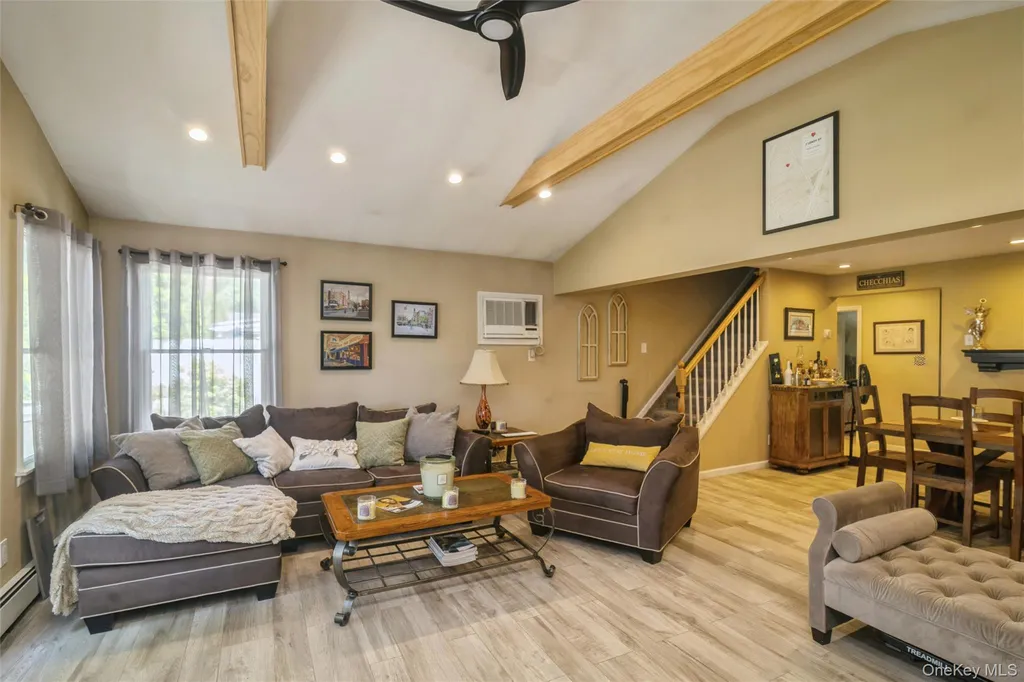 45 Abbot Lane Hicksville NY 11801