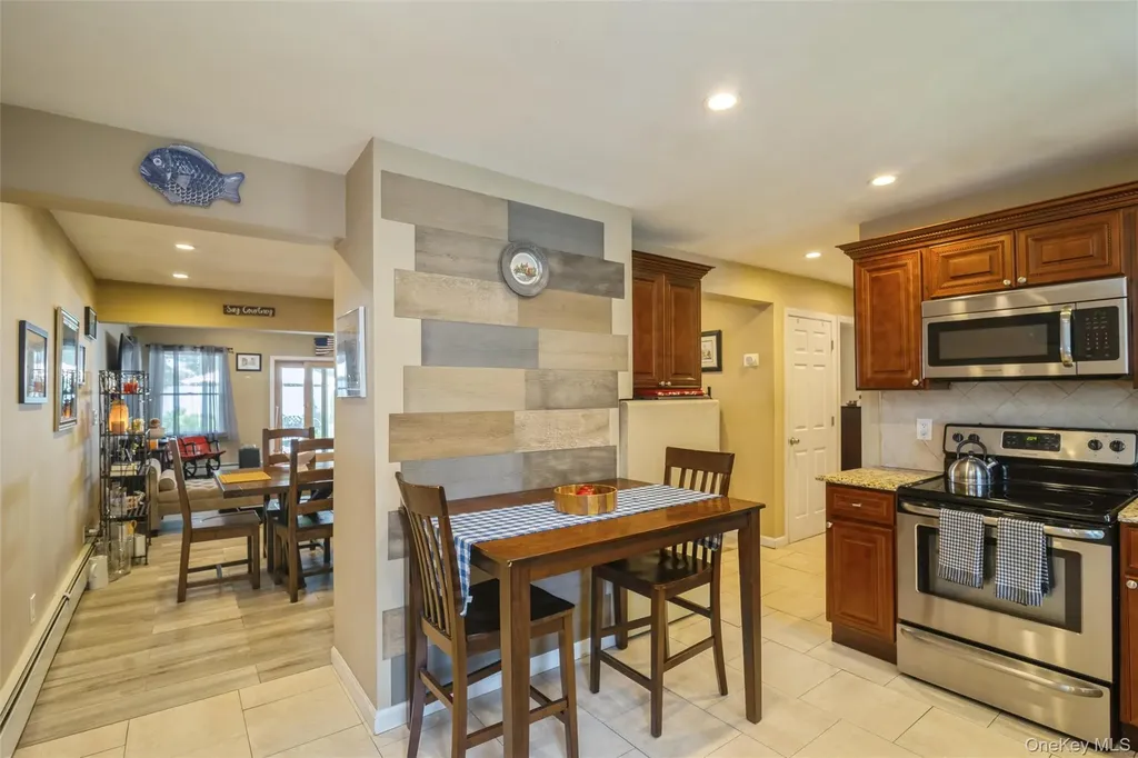 45 Abbot Lane Hicksville NY 11801