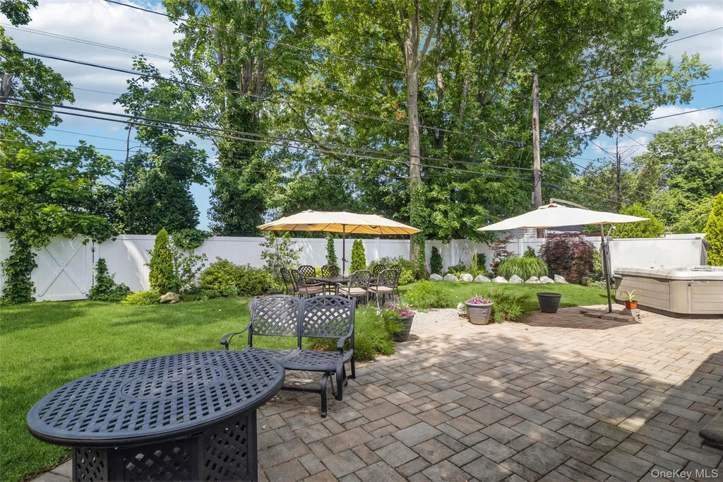 45 Abbot Lane Hicksville NY 11801