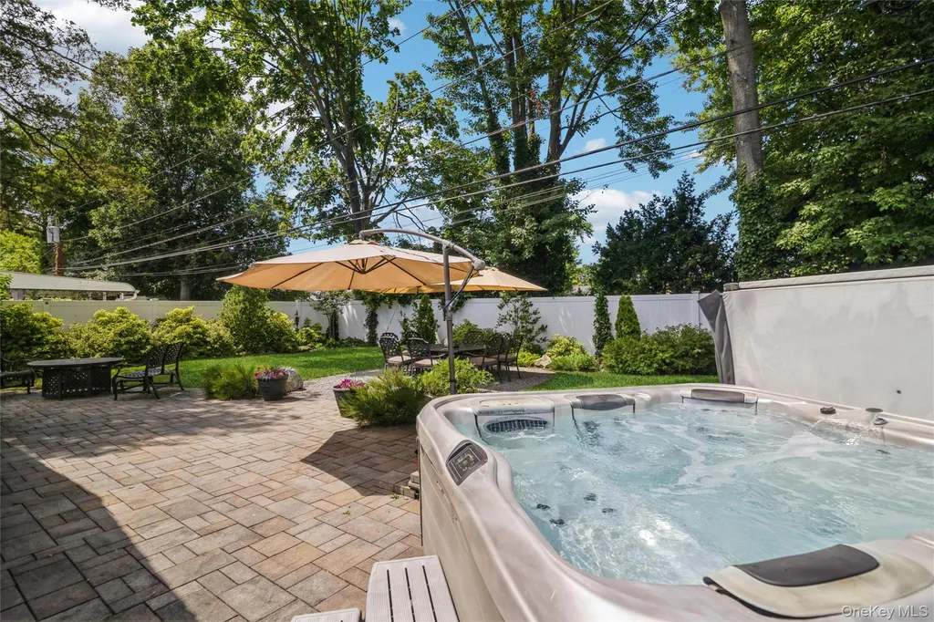 45 Abbot Lane Hicksville NY 11801