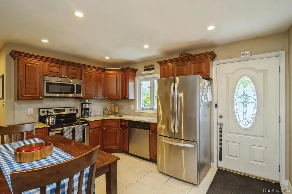 45 Abbot Lane Hicksville NY 11801