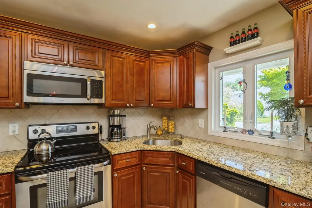 45 Abbot Lane Hicksville NY 11801