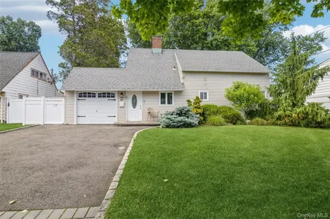 45 Abbot Lane Hicksville NY 11801