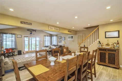 45 Abbot Lane Hicksville NY 11801