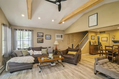 45 Abbot Lane Hicksville NY 11801