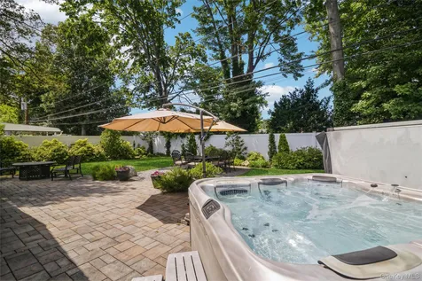 45 Abbot Lane Hicksville NY 11801