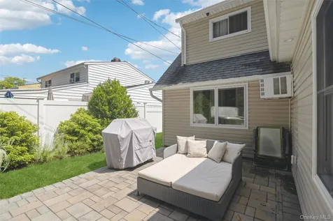 45 Abbot Lane Hicksville NY 11801