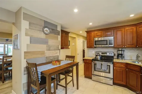 45 Abbot Lane Hicksville NY 11801