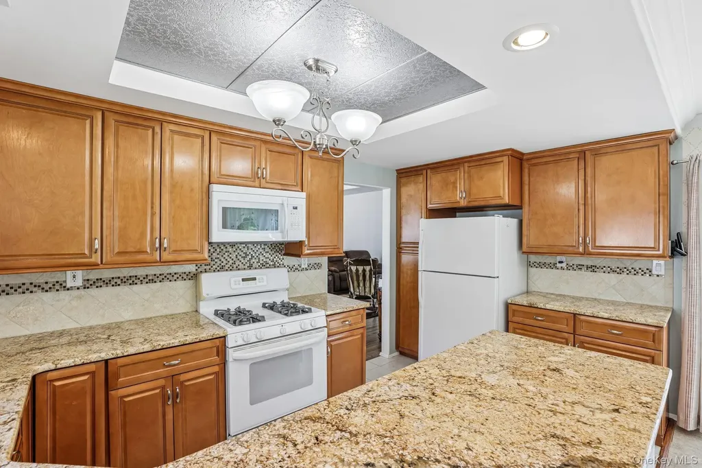 187 Glen Drive Ridge NY 11961