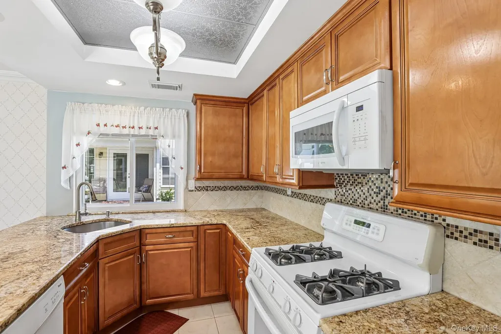 187 Glen Drive Ridge NY 11961