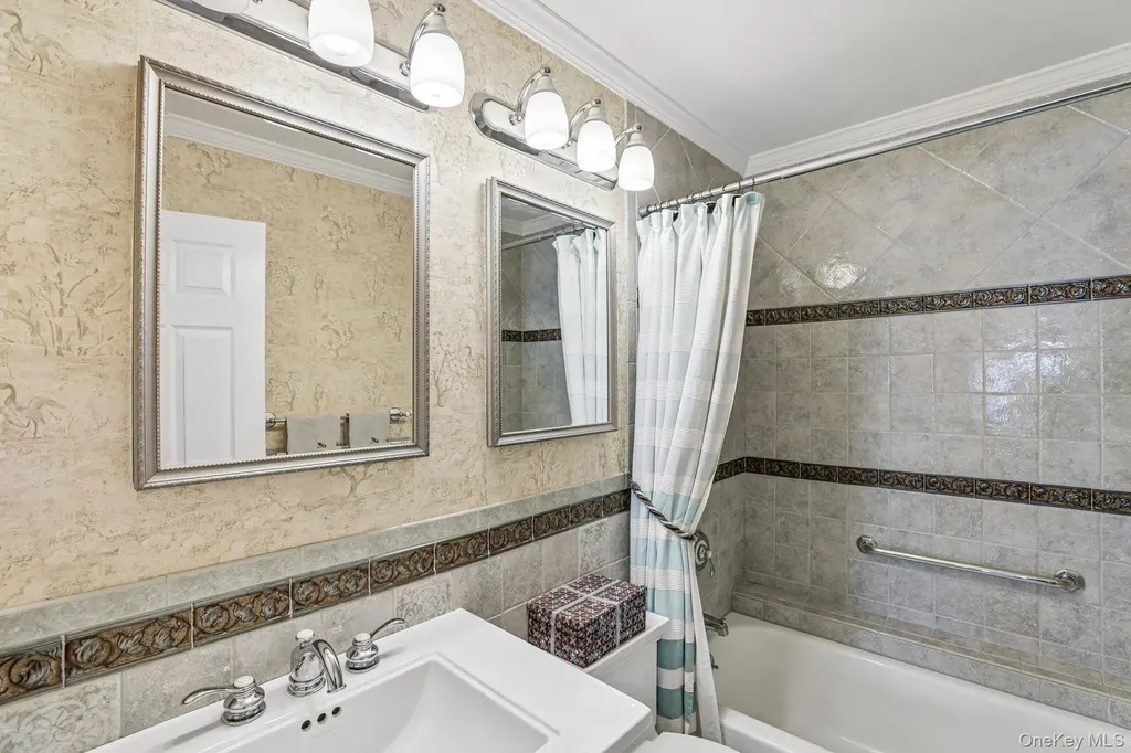 187 Glen Drive Ridge NY 11961