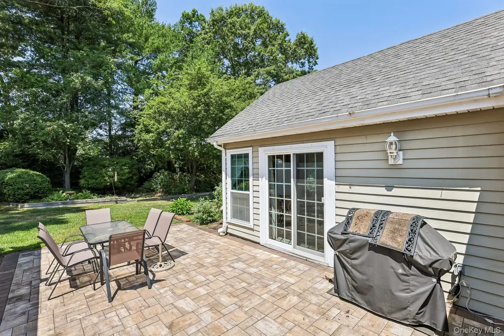 187 Glen Drive Ridge NY 11961