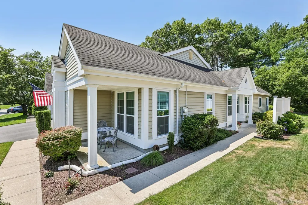 187 Glen Drive Ridge NY 11961