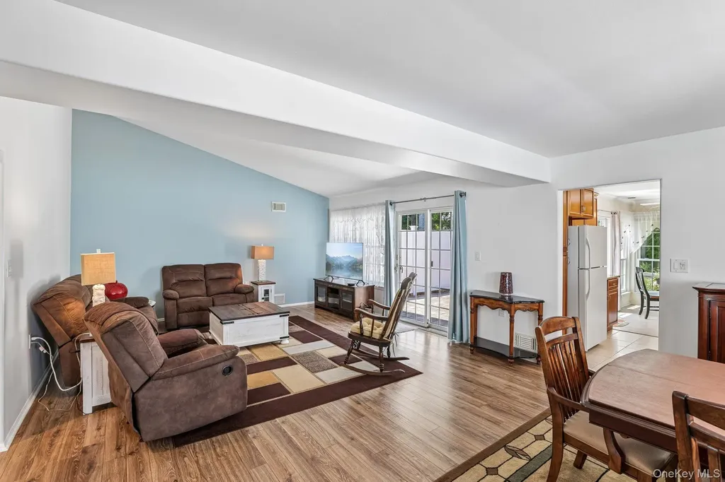 187 Glen Drive Ridge NY 11961