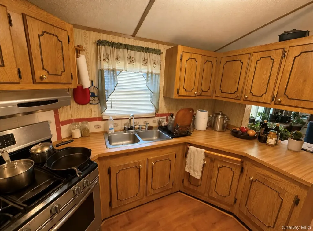 18 Square Hill Road New Windsor NY 12553