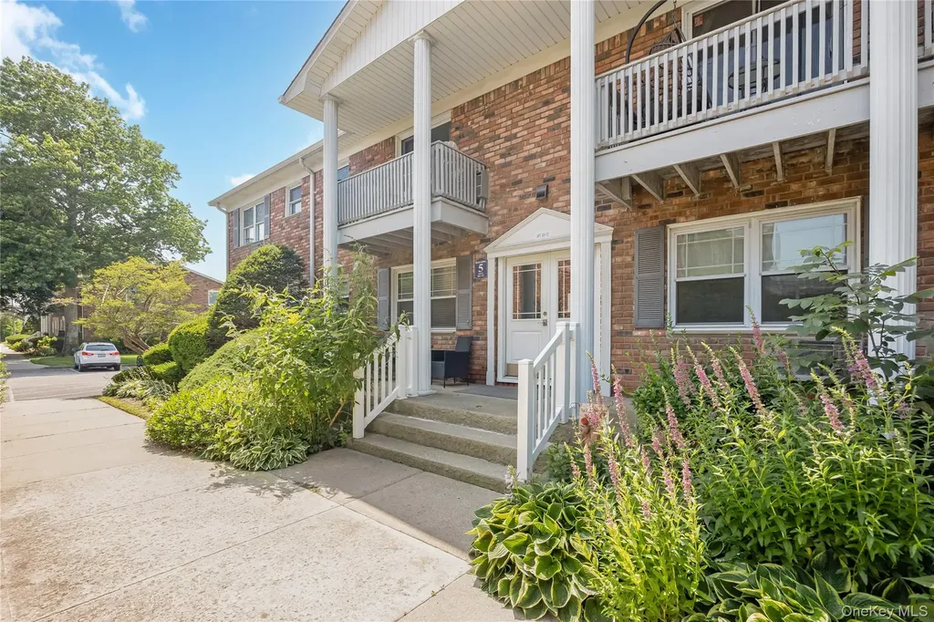 68 Fairharbor Drive Patchogue NY 11772