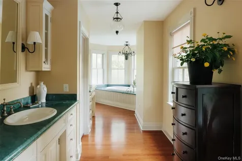 62 Livingston Street Rhinebeck NY 12572