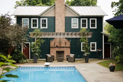 62 Livingston Street Rhinebeck NY 12572