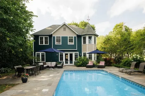 62 Livingston Street Rhinebeck NY 12572